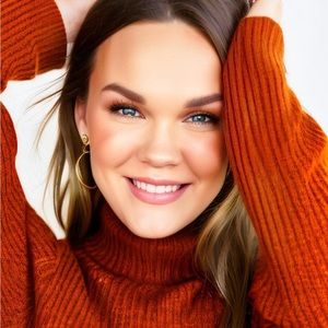 Meet your Posher, Shania